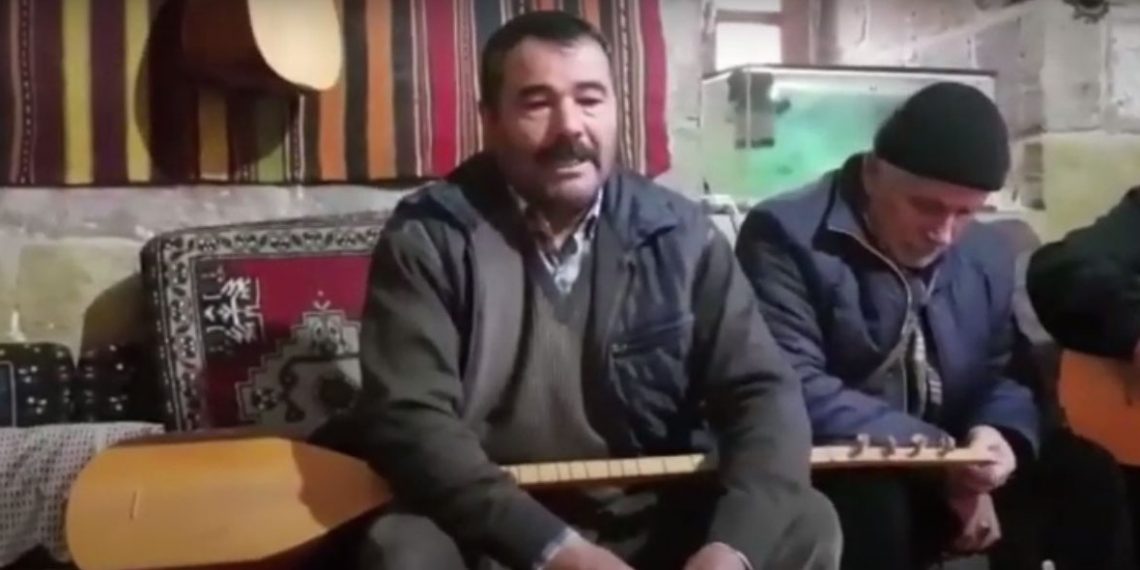 Özcan Çoban – Küçükten Görmedim Ana Kucağı Türküsü ve Hikayesi